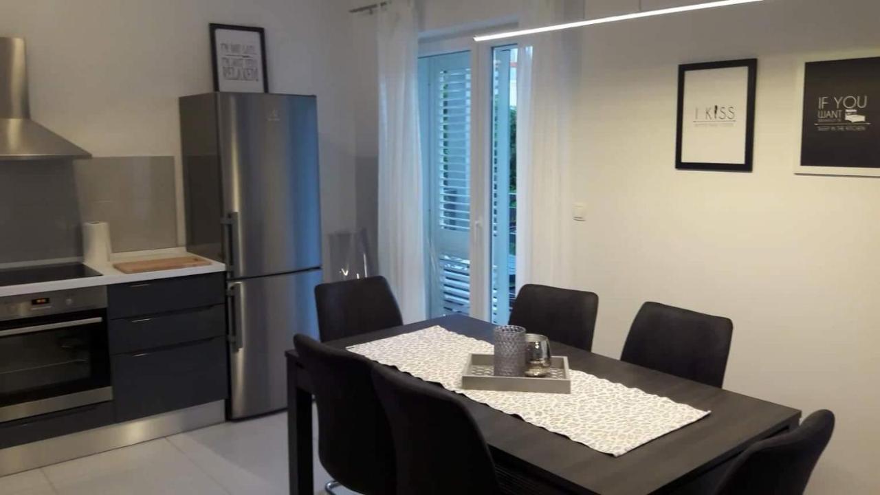 Apartman Ivana ポドゥゴラ エクステリア 写真